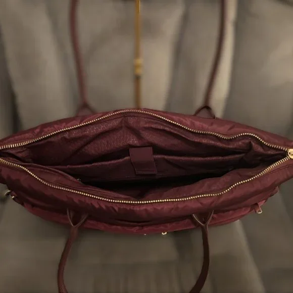 NWOT iPack Puffy Tote Bag – Red – Travel/Work Tote, Laptop + Drink Pocket - Picture 5 of 5